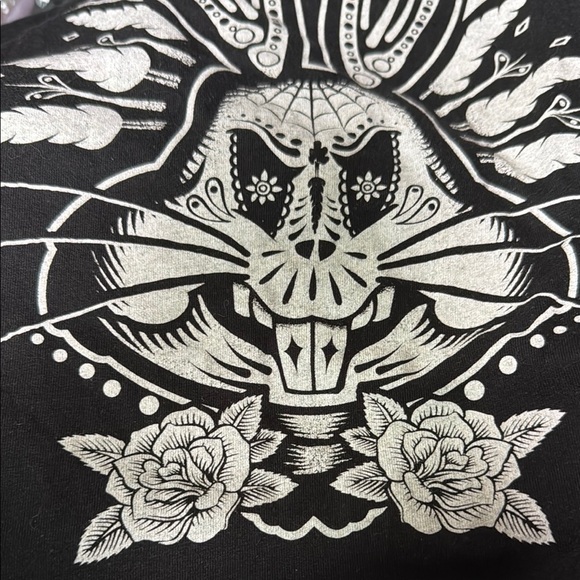 torrid Tops - Warner Bros. Looney Tunes Bugs Muertos Raglan